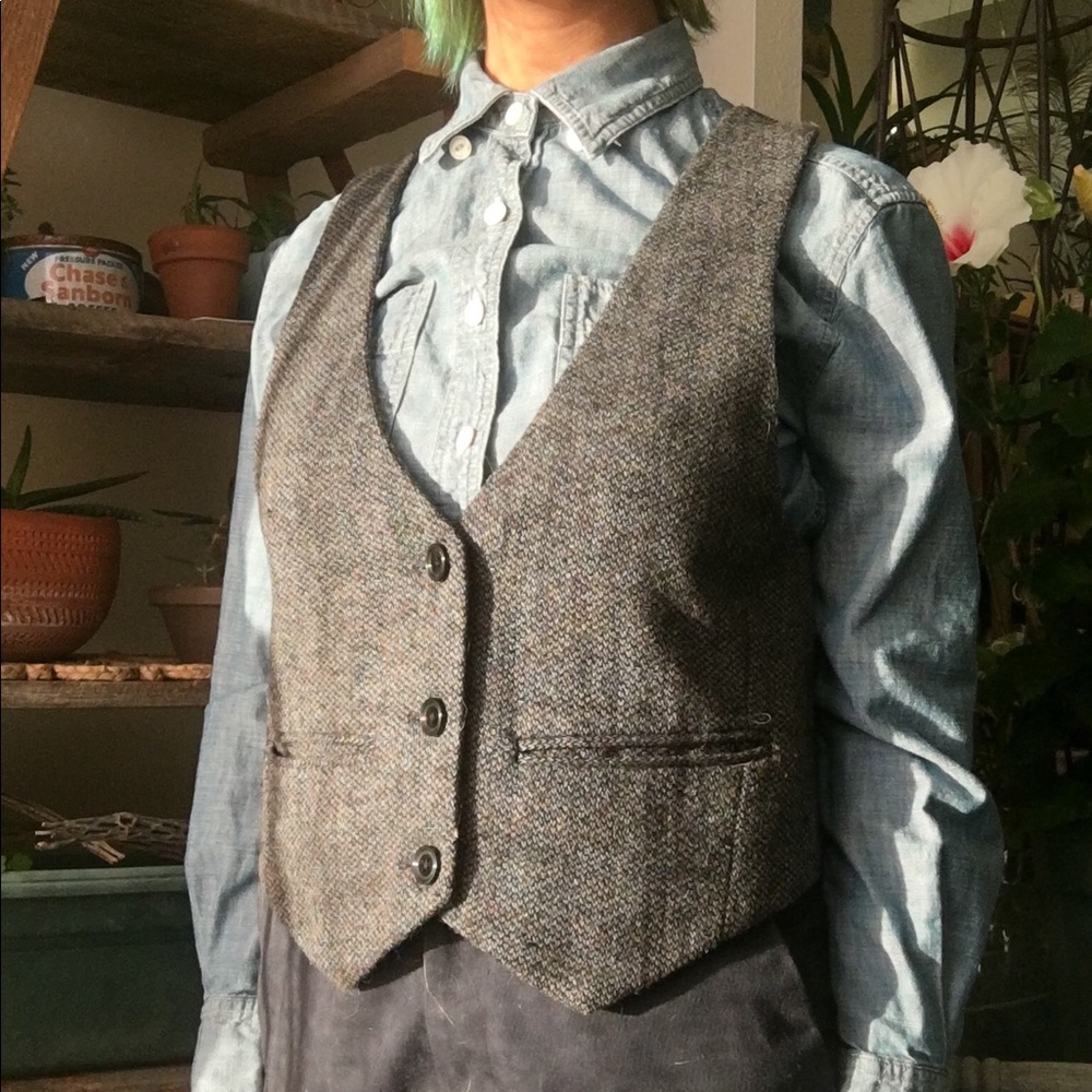 VEST